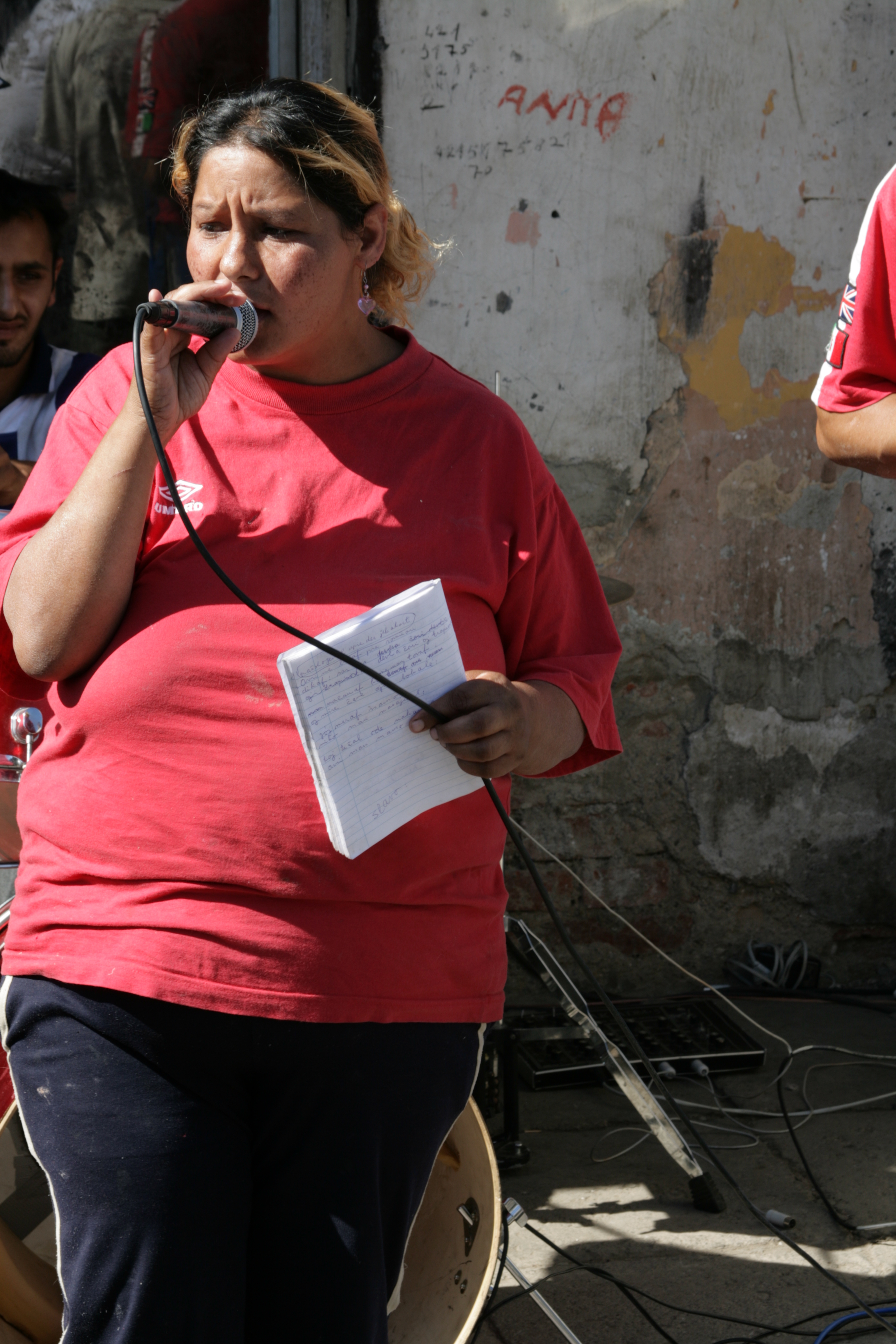 Mri piraňi tavel sa